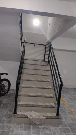 Imagem APARTAMETENTO TIPO FUNDO COM AREA DE SERVÇO E VARANDA