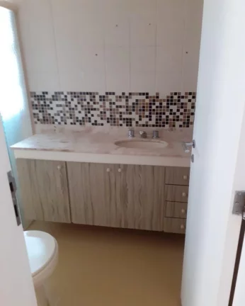 Imagem Vendo sobrado em condomínio - Villaggio da Granja- 3 dormitórios