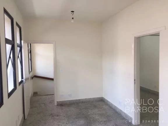 Imagem Sobrado Comercial com renda compatível - 271,5m²