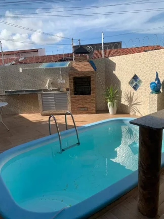 Imagem Casa no Condomínio Porto Feliciano: 2 Quartos, Piscina Particular - Confira!