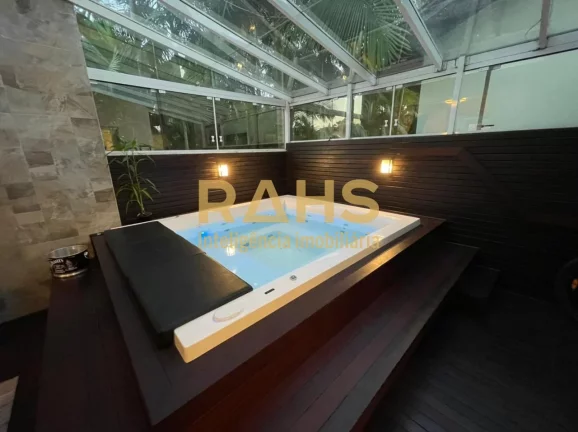 OPORTUNIDADE! De R$980.000,00 por R$899.000,00! Lindíssimo sobrado no Bairro Gloria, com fácil ace...