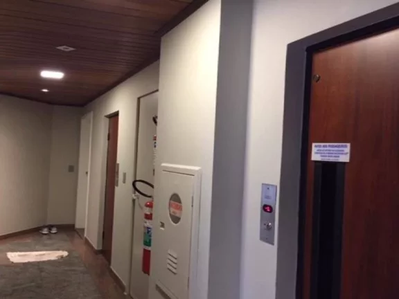 Imagem Apartamento com 150 m2, 3 dormitórios sendo 1 suíte e todos com armário embutido, sala de visita,...