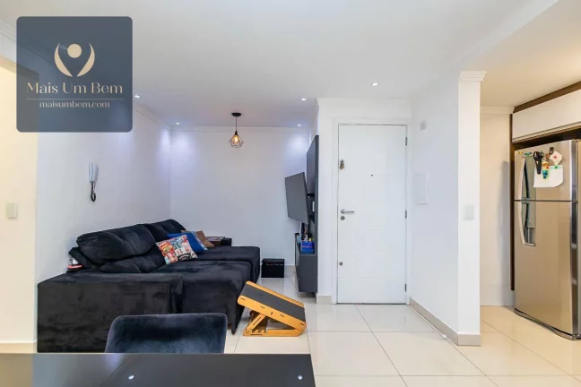 Imagem Apartamento com 2 quartos, sacada com churrasqueira e sacada na suíte à venda por R$ 589.000 - Novo Mundo - Curitiba/PR