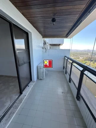 Imagem Vendo 2Q(1S), depend, 2 vagas, na Praia da Barra, alto, nascente, cozinha grande, área serviço, ônibus, clube, tênis, squash, skate, futebol,ginasio