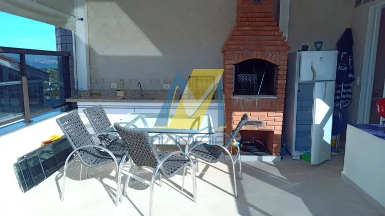 Imagem Cobertura Triplex com Piscina Privativa na Enseada. Permuta por Casa Santos