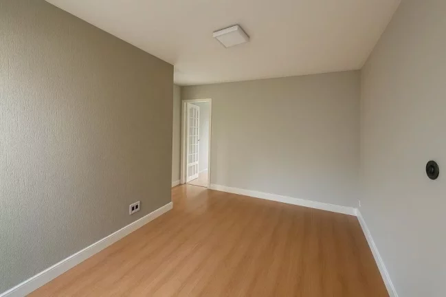 Apartamento no Jardim Nove de Julho, em ótima localização