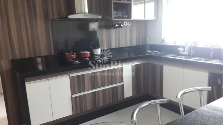Imagem Casa de alto padrão à venda em Alphaville com 4 quartos e 6 vagas 234m² por R$ 3.200.000 Alpha 6 - Santana de Parnaíba/SP