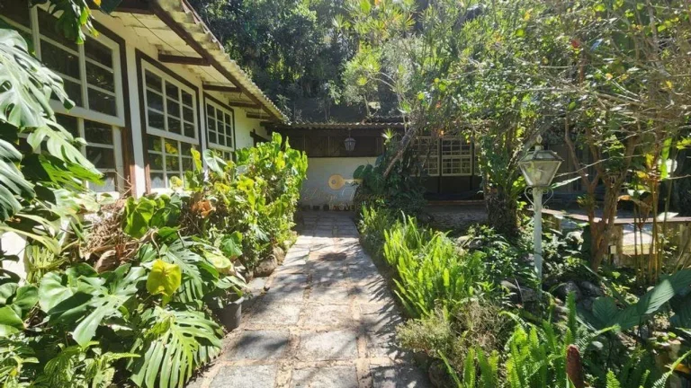 Imagem Casa para Venda em Teresópolis / RJ no bairro Albuquerque