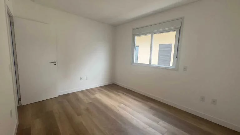 Imagem Casa com 3 dormitórios sendo 1 suíte e 2 vagas garagem - Campeche, Florianópolis/SC