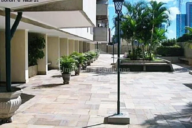 Imagem Ótimo Apartamento à Venda no Cambuí em Campinas. Com 3 Quartos, 1 suítes, 3 banheiros, 144m², e...