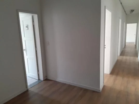 Imagem Conjunto comercial no centro - República