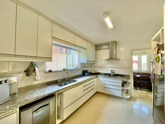 Imagem Casa em Condomínio a Venda no bairro Granja Viana - Cotia, SP