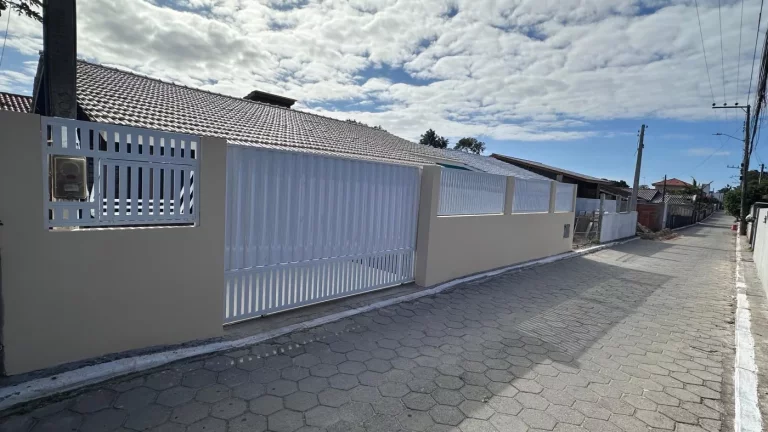 Imagem Casa para Venda em Florianópolis / SC no bairro São João do Rio Vermelho