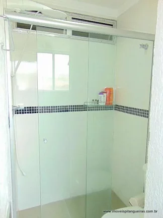 Imagem Tombo - Uma quadra do mar - Totalmente reformado - Garagem demarcada.