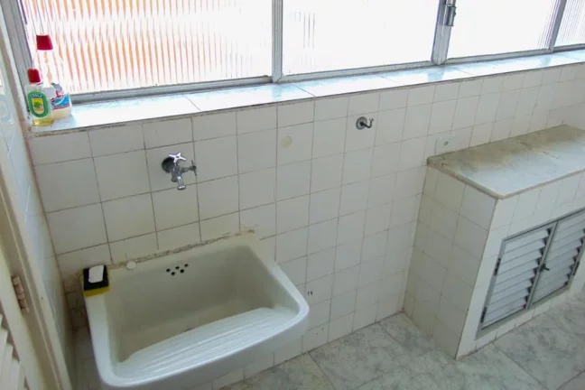 Imagem PITANGUEIRAS- NO CALÇADÃO , LOCALIZAÇÃO PRIVILEGIADA , GARAGEM NO PRÉDIO.