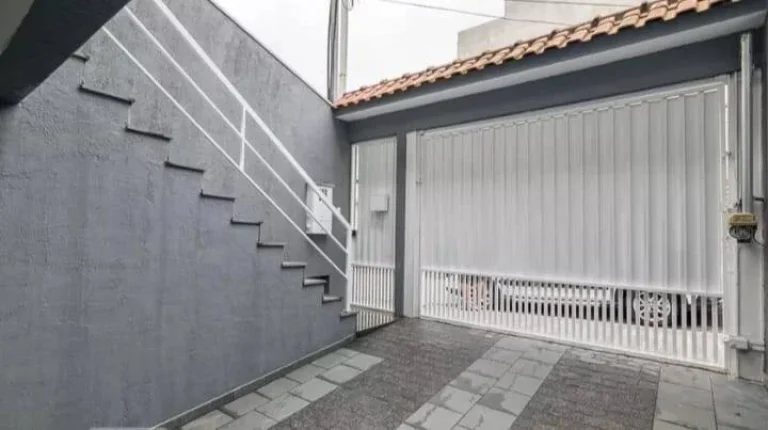 Imagem Casa assobradada residencial, bem distribuída e pronta para morar.