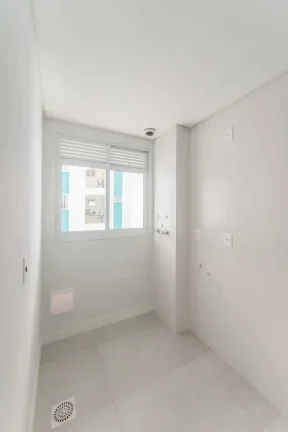 Imagem Apartamento 2 dormitórios sendo 1 suíte, com 1 vaga de garagem - Kobrasol em São José/SC