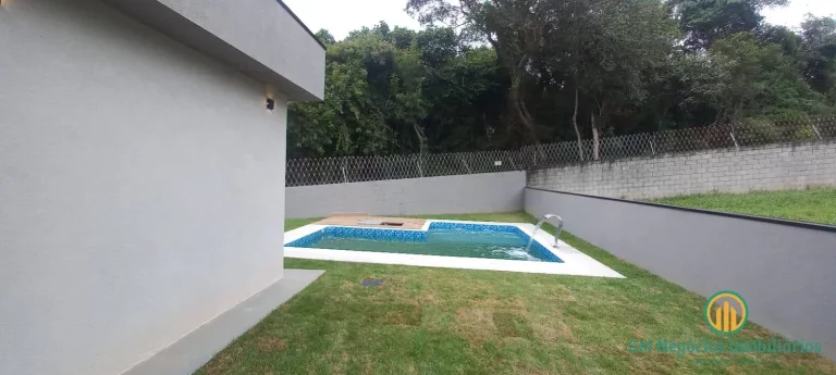 Imagem Casa nova, térrea com 3 suítes, estilo moderno com piscina em condomínio