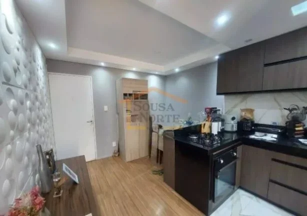 Imagem Apto 2 DORMITÓRIOS com armários planejados; BANHEIRO com box de vidro, chuveiro e suporte para toa...
