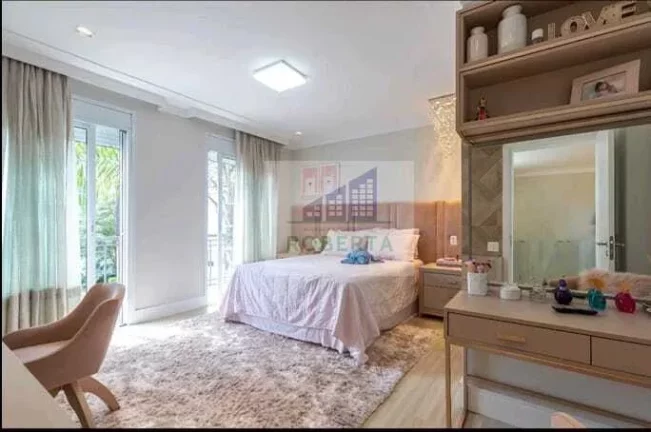 Imagem CASA À VENDA NO JARDIM PETRÓPOLIS COM 4 DORMITÓRIOS