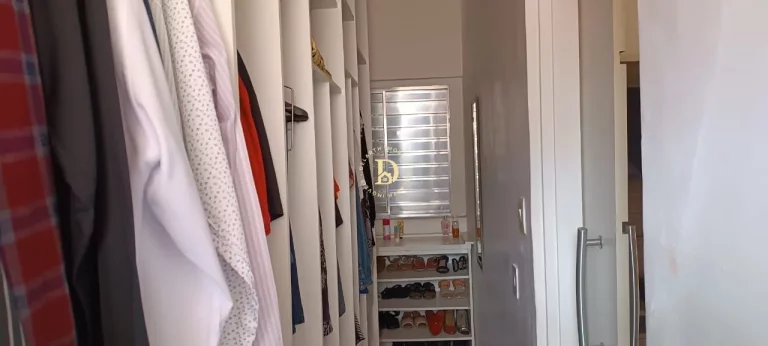 Imagem Sobrado- Jardim Morumbi - São Jose dos Campos- 3 Dormitórios -310m²