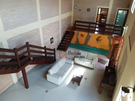 Imagem Sobrado com 4 dormitórios à venda, 250 m² por R$ 900.000,00 - Santa Fé - Piracaia/SP