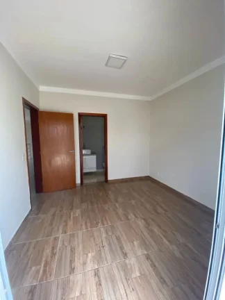 Imagem Excelente oportunidade de locação: Casa em condomínio com 3 suítes e 4 vagas na Chácaras Reunidas São Jorge, Sorocaba-SP!
