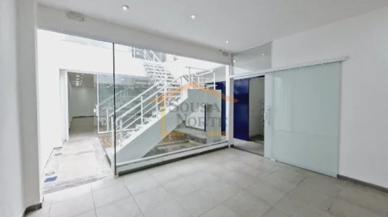 Imagem Prédio comercial situado em uma região de intenso movimento, oferecendo excelente visibilidade.
Es...
