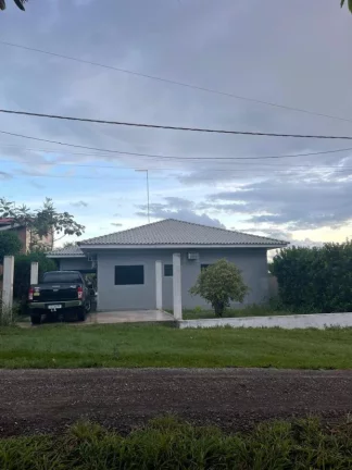 Imagem Casa para Venda em Araçatuba, Residencial Costa Azul, 3 dormitórios, 3 banheiros, 2 vagas