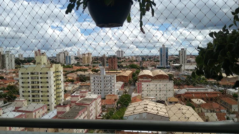 Imagem Ótimo apartamento no centro com 3 quartos, sala 2 ambientes com sacada, cozinha planejada, 1 vaga d...