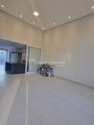 Imagem Essa casa à venda no Parque Brasil 500, no condomínio Royal Garden, em Paulínia, oferece um excel...