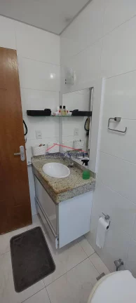 Imagem Sobreposta Baixa 3 Quartos Quintal Churrasqueira e Garagem a Venda