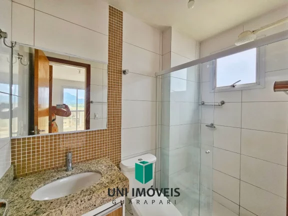 Imagem Oportunidade! Apto com vista lateral para o mar e prédio com área de lazer completa na quadra do mar.