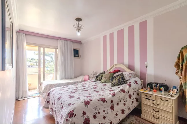 Imagem Casa à venda no bairro Chácara das Pedras - Porto Alegre/RS