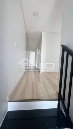 Imagem Sobrado Novo Fraron - Suíte + 02 Quartos