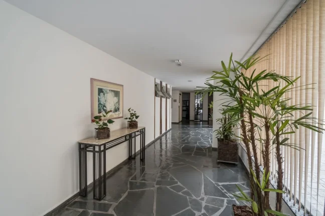 Imagem Apartamento Reformado 97M², 3Q, 1 Suíte, 2 Banheiros, 1 Vaga, Salão de Festas.