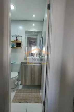 Imagem Apartamento de 65 m² no 2° andar, de frente para a entrada principal, com 2 dormitórios, sendo 1 ...