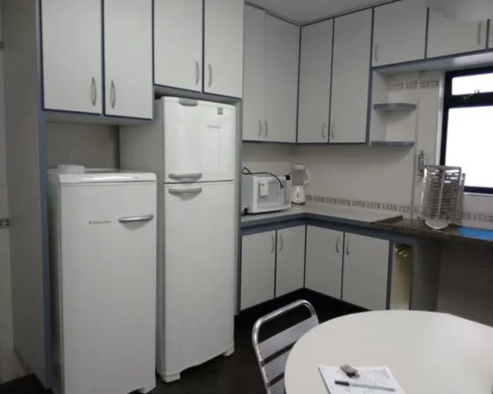 Imagem Apartamento à venda no Guarujá na Praia das Pitangueiras.