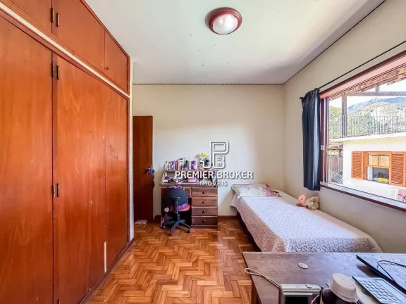 Imagem Casa à venda, 185 m² por R$ 950.000,00 - Jardim Cascata - Teresópolis/RJ