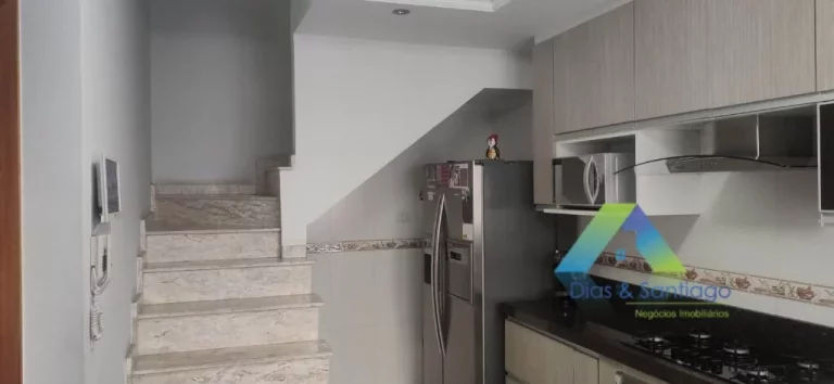 Imagem Santo André Cobertura 176M², 3 dormitórios, sendo 1 reversível, 1 suíte, 2 vagas, espaço gourmet, ótima localização e valor !!!