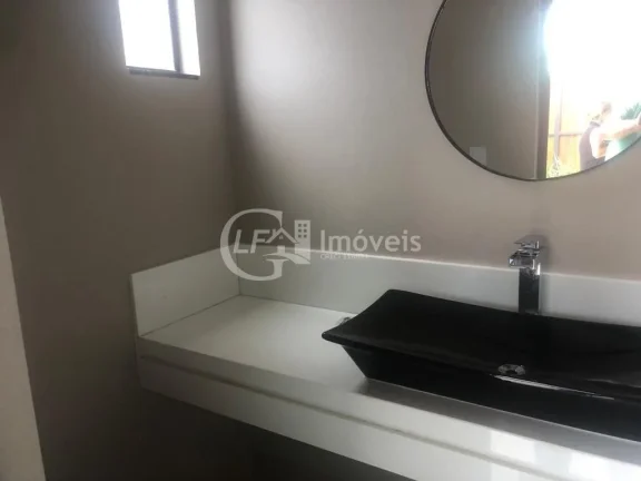 Imagem Casa de luxo à venda em condomínio exclusivo de Campo Grande-MS, Alphaville Campo Grande 3: 4 quartos, 3 suítes, 3 salas, 5 banheiros, 5 vagas, 237m².