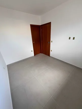 Imagem Casa com 2 dormitórios sendo 2 suítes e 1 vaga de garagem em São José/SC