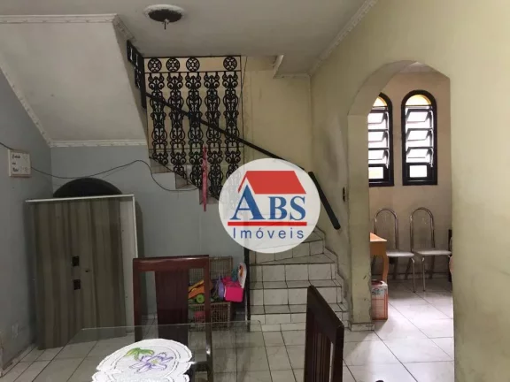 Imagem sobrado com piscina