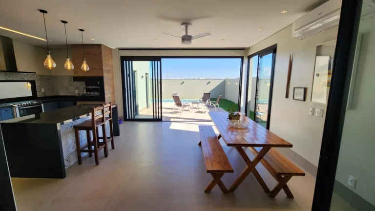 Imagem Casa em Condomínio para Venda em Cuiabá / MT no bairro Jardim Imperial