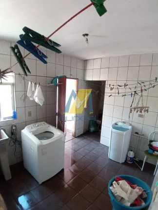 Imagem Imóvel com suíte e estrutura para 2 moradias independentes