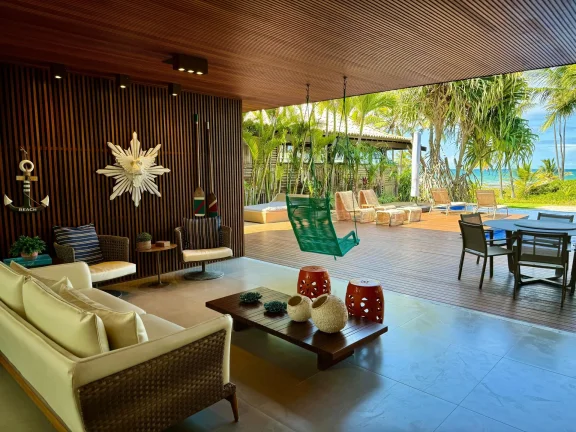 Imagem Casa em Condomínio à venda em Praia do Forte -BA com vista para o mar