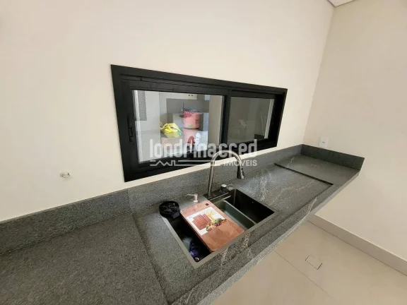 Imagem Casa de Alto Padrão no Condomínio Bella Vitta com 4 Suítes, Piscina, Área Gourmet e 236m² de Construção