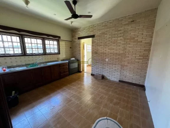 Imagem Casa térrea com terreno de 1.100m² para reforma ou demolição e construção