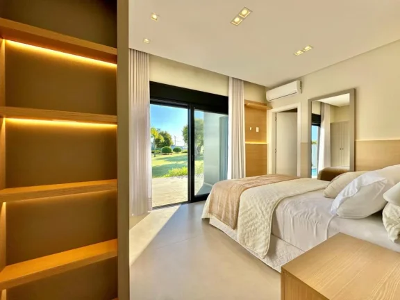 Imagem Casa em Condominio 4 Dormitórios - Bairro Arroio Teixeira