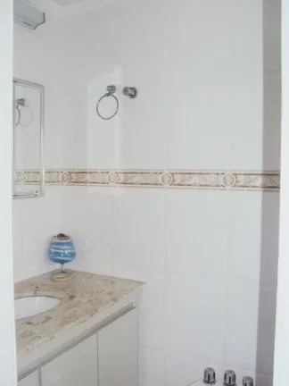 Imagem Praia de Astúrias, 30 m do Mar, Reformado, 2 garagens, 140 m² de área útil, 100 m da Praia de Pitangueiras, Linda Vista ao Mar.